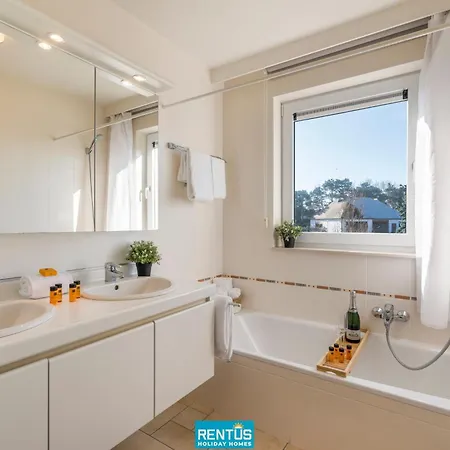 Monet - For 10 Persons In * Ньивпорт